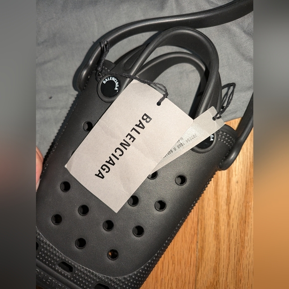 NEW BALENCIAGA X CROCS RUBBER PHONE HOLDER MINI BAG - Picture 10 of 15
